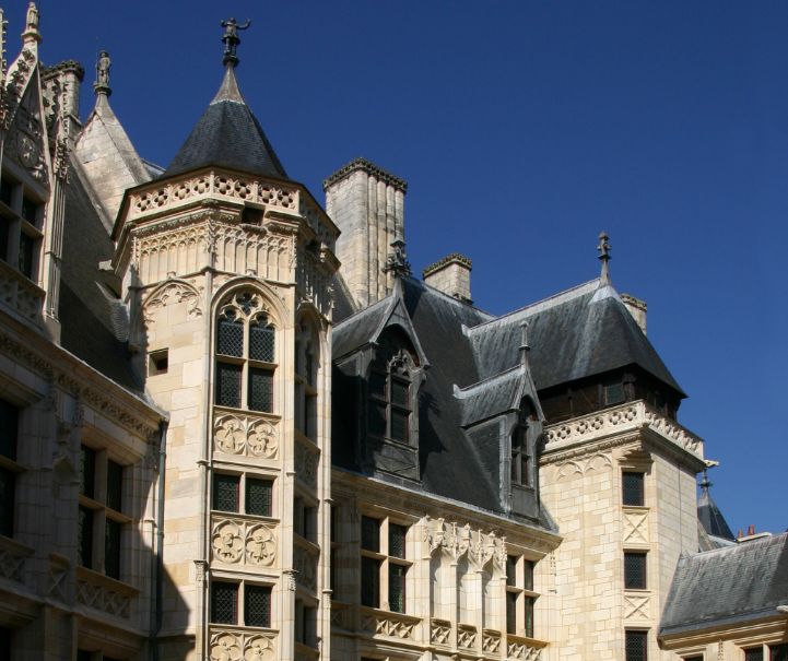 Courtyard of the Palais Jacques Coeur