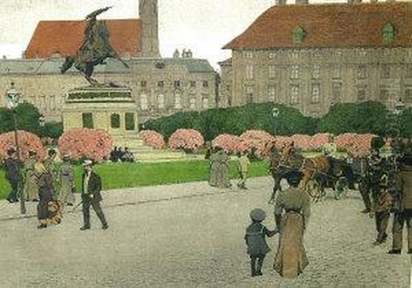 Busy City Square Oil Painting by Carl Moll