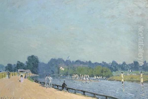 La Route De Hampton Court Oil Painting by Alfred Sisley