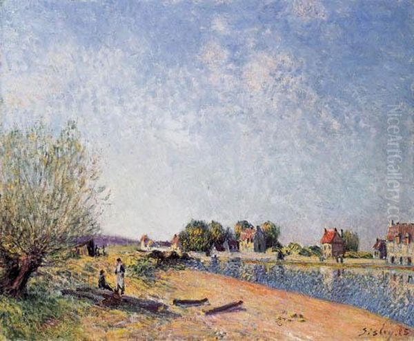 Le Canal Du Loing A Saint-mammes Oil Painting by Alfred Sisley