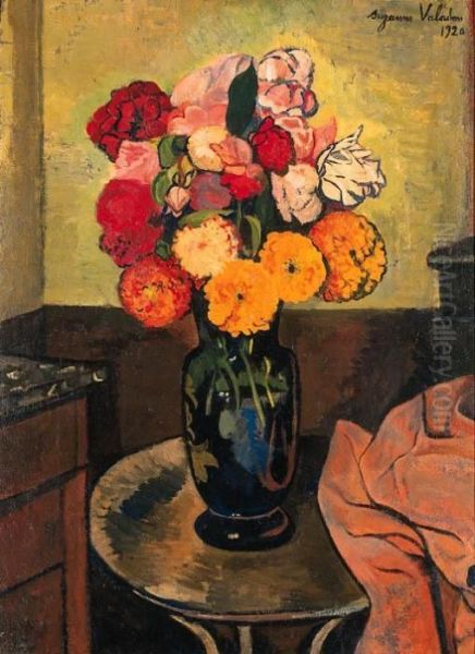 Vase De Fleurs Sur Une Table Ronde Oil Painting by Suzanne Valadon