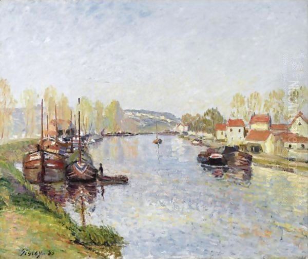 Chalands Sur Le Loing - Le Loing A Saint-Mammes Oil Painting by Alfred Sisley