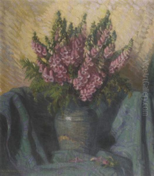 Fingerhut In Blauer Vase by Hans Meyer-Cassel