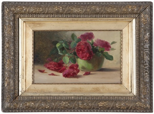 Still Life With Red Roses Oil Painting - Sarah Bender de Wolfe