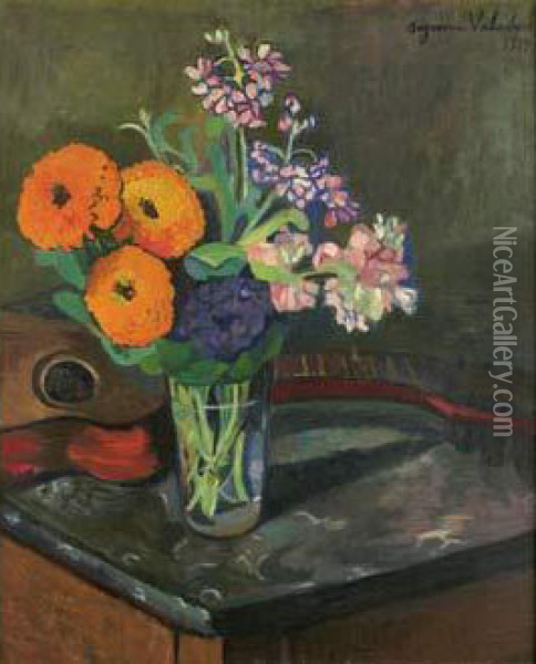 Vase De Fleurs Oil Painting - Suzanne Valadon